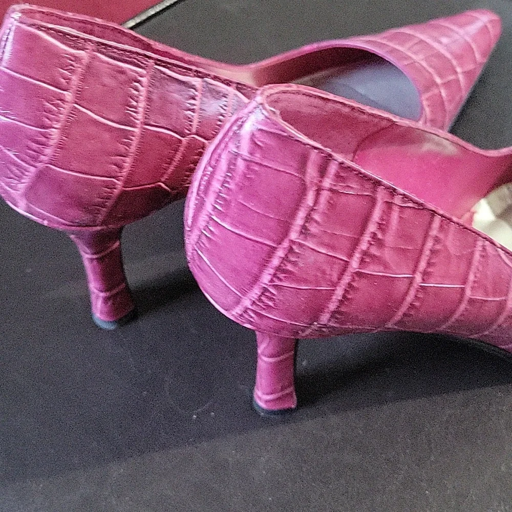 Pink leather heels size 9 - Picture 3 of 4